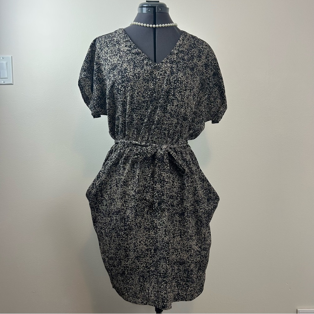Sweet Rain Printed Tie Waist Dress With Pockets | Flattering V Neck Mini